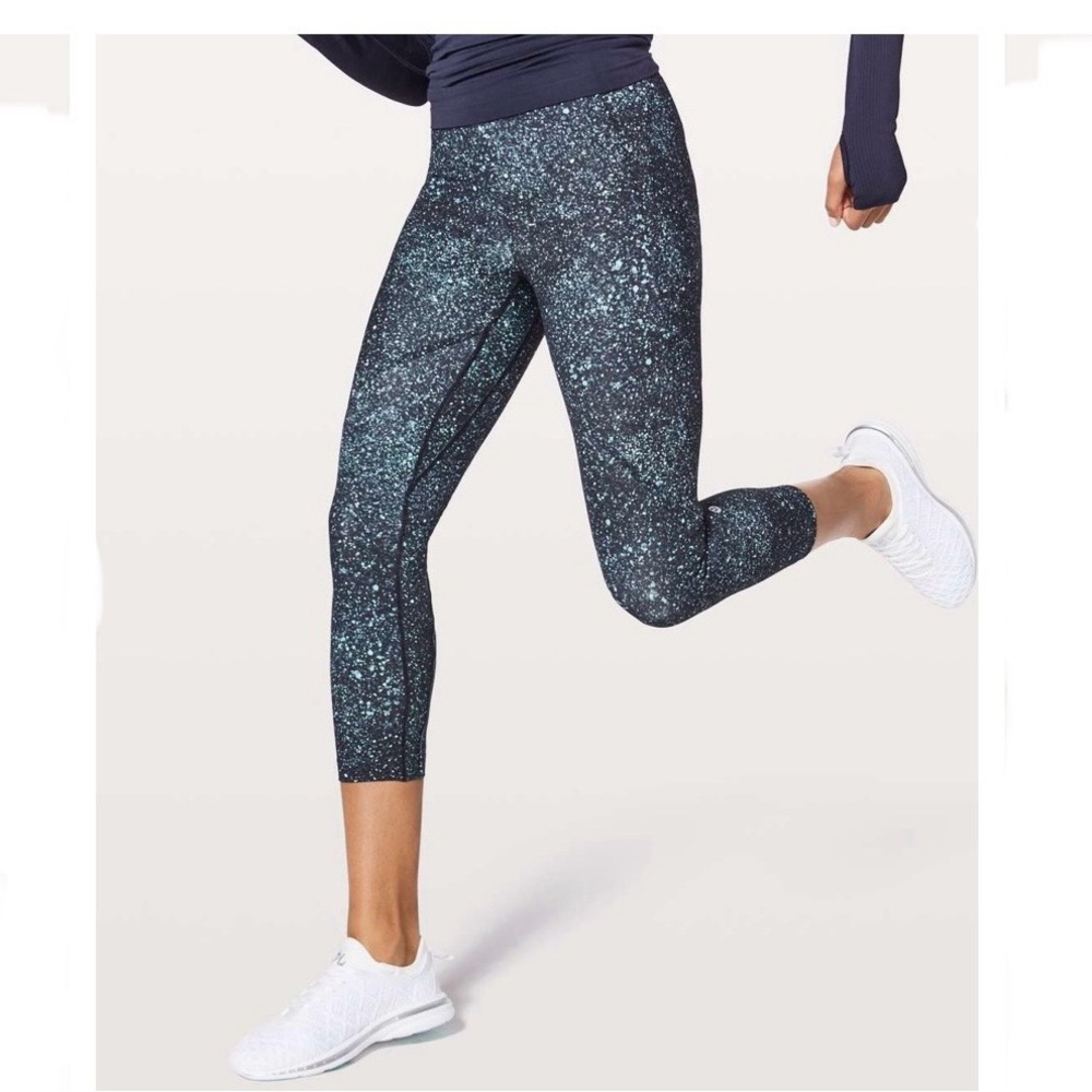 Lululemon Lead The Pack Galaxy‎ Leggings Sz 4